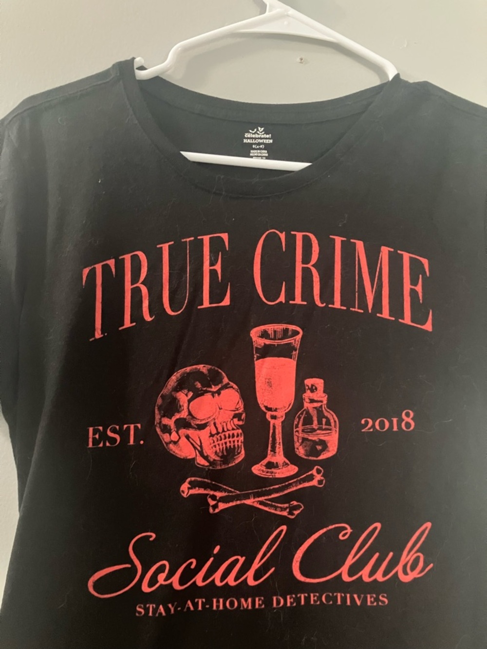 H&M Black Tee with Red True Crime Graphic - Picture 2 of 4